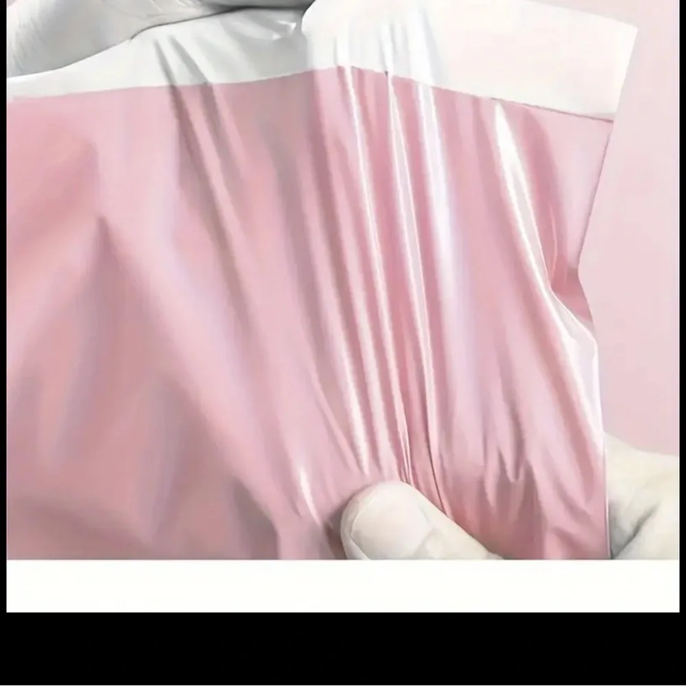 20 / Poly Mailers Small 12” x 8”